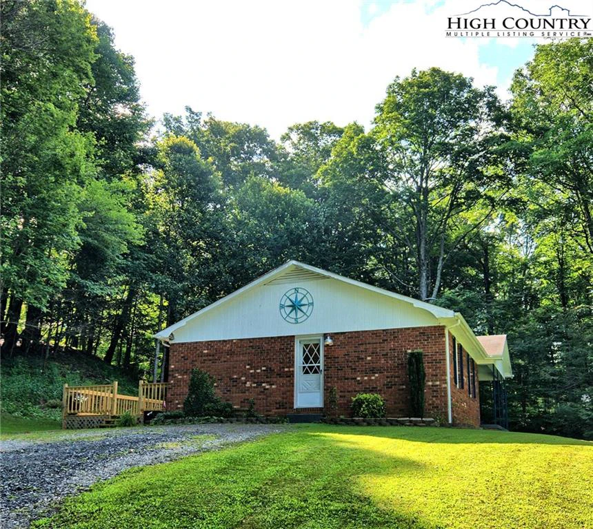 Image number 4 for the current listing