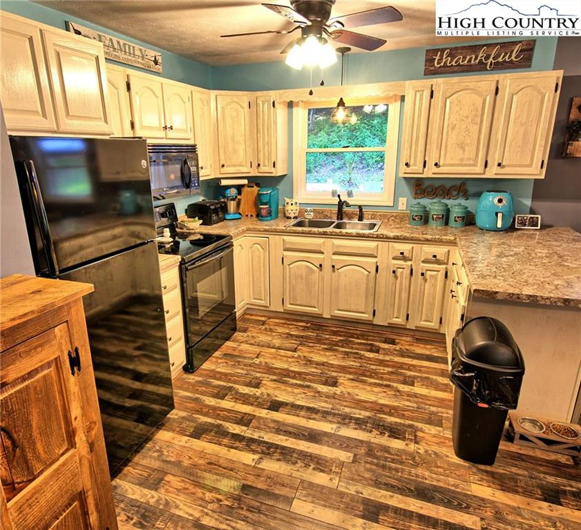 Image number 6 for the current listing