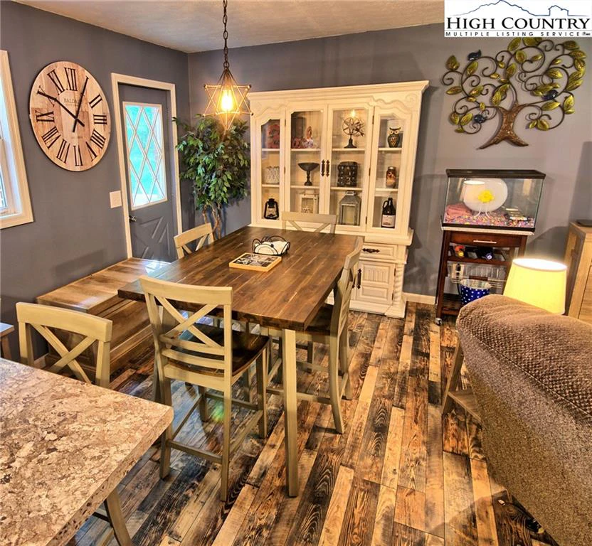 Image number 8 for the current listing