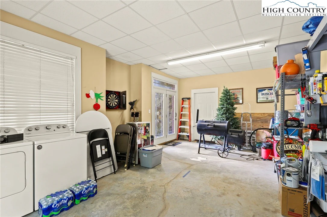 Image number 10 for the current listing