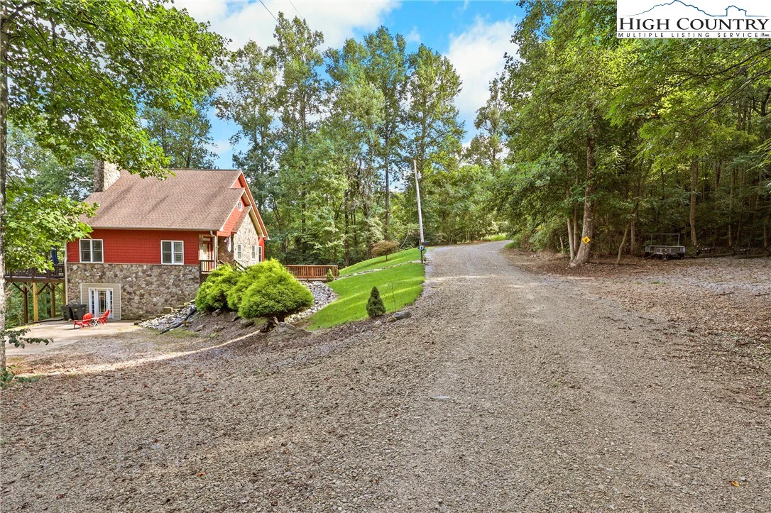 Image number 13 for the current listing