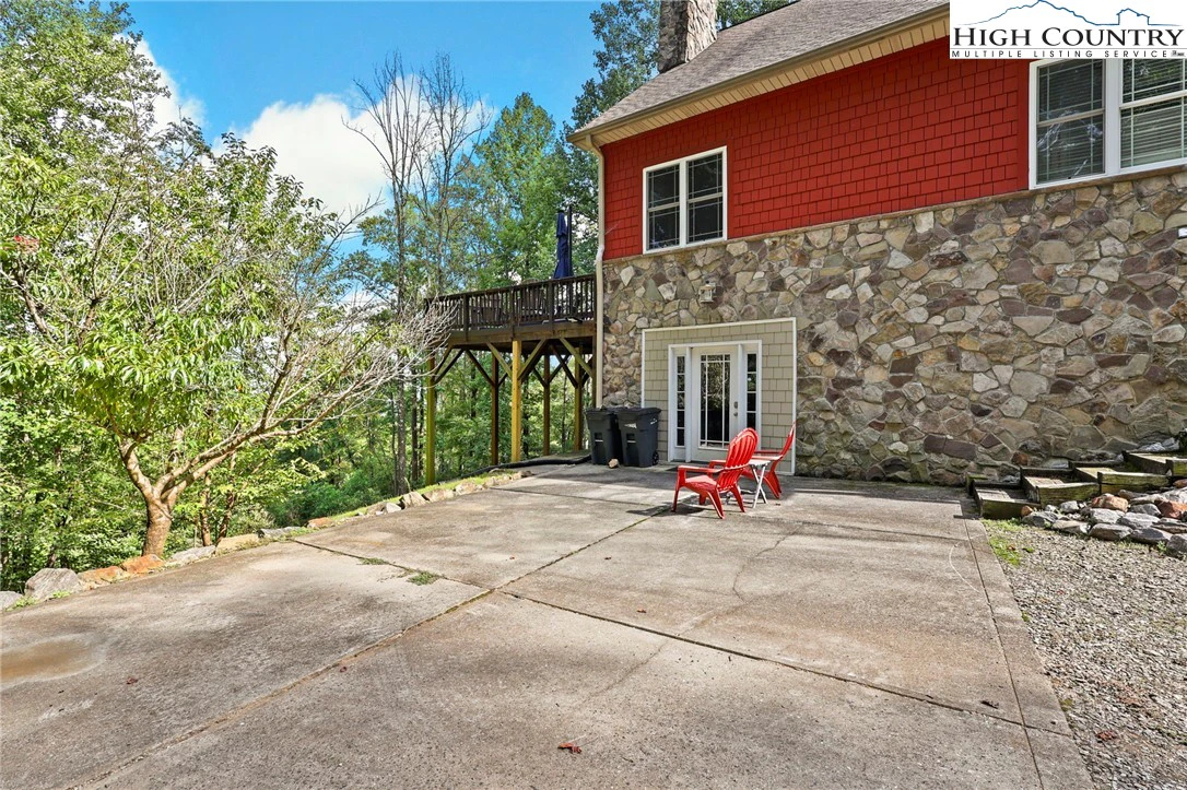 Image number 16 for the current listing