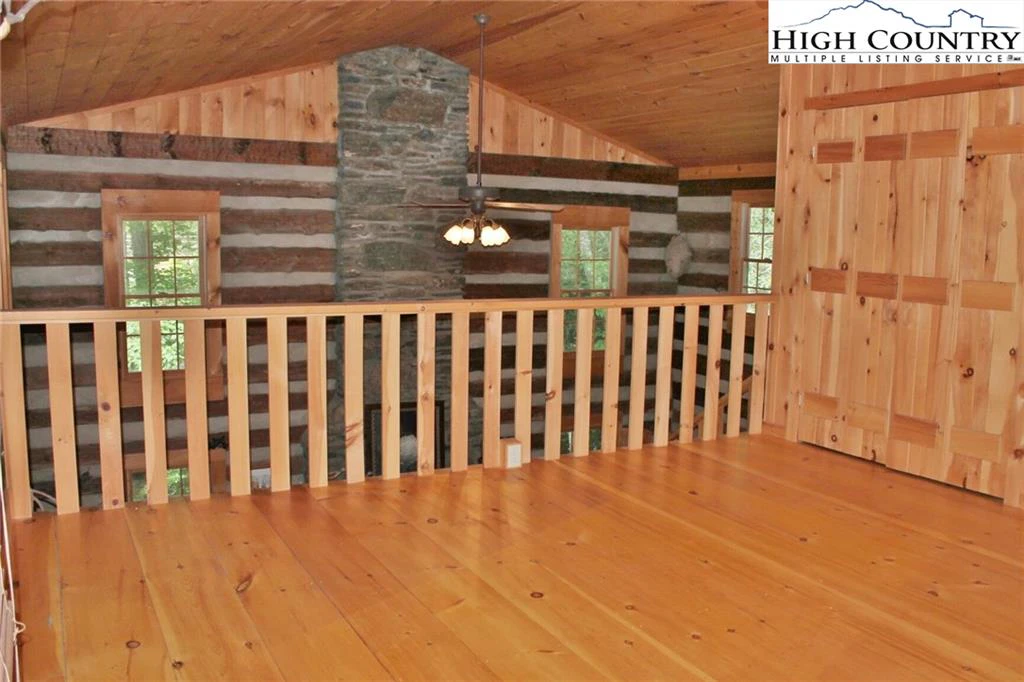 Image number 5 for the current listing