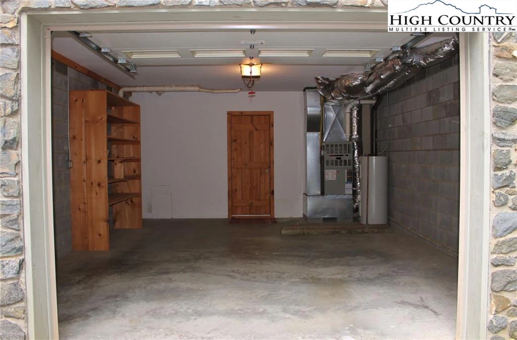 Image number 14 for the current listing