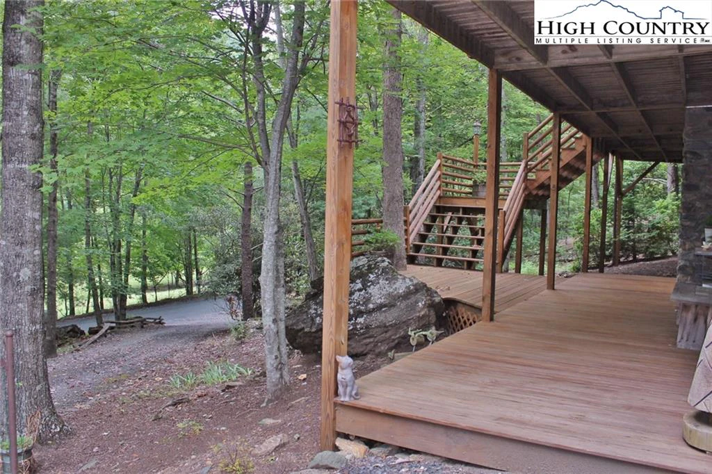 Image number 15 for the current listing