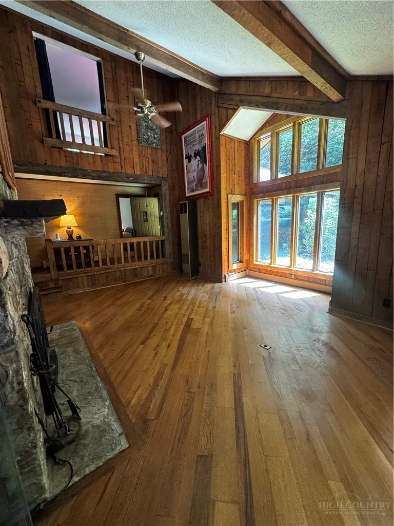 Image number 4 for the current listing