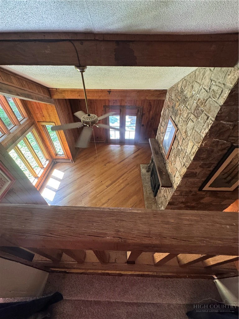 Image number 18 for the current listing