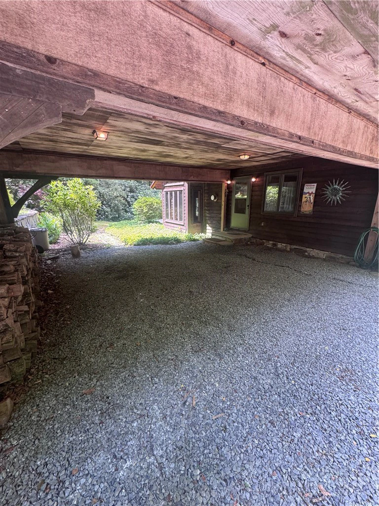 Image number 19 for the current listing