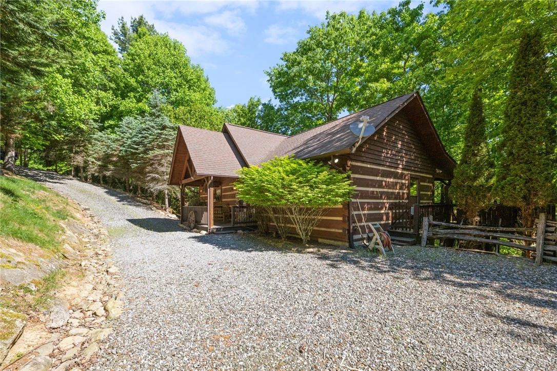 Image number 3 for the current listing