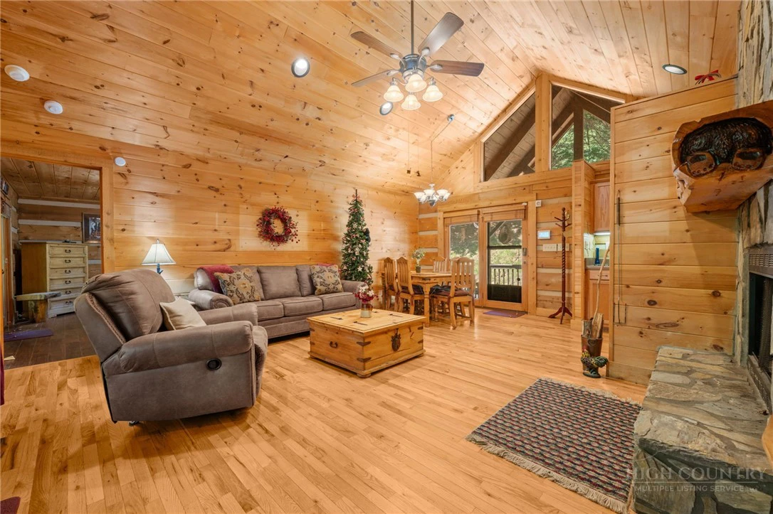 Image number 10 for the current listing