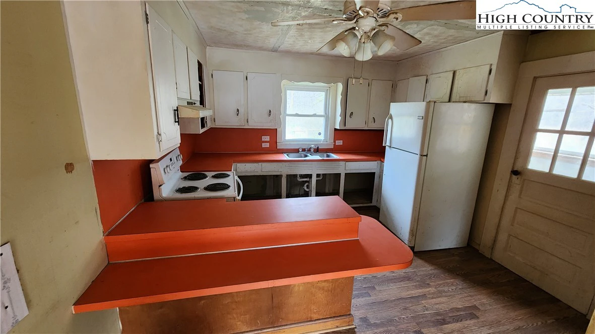 Image number 7 for the current listing