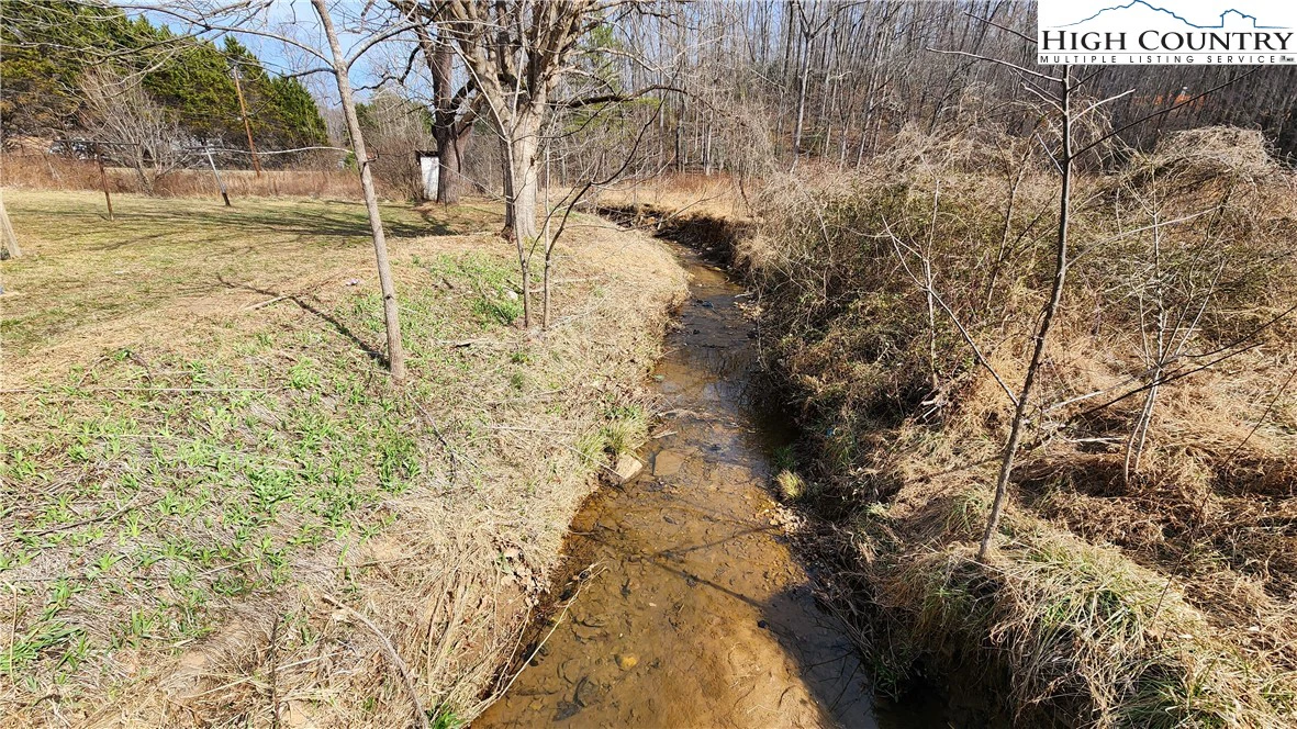 Image number 4 for the current listing