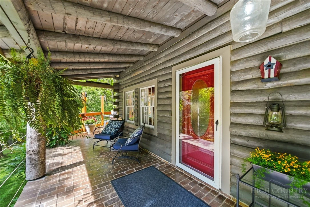 Image number 28 for the current listing
