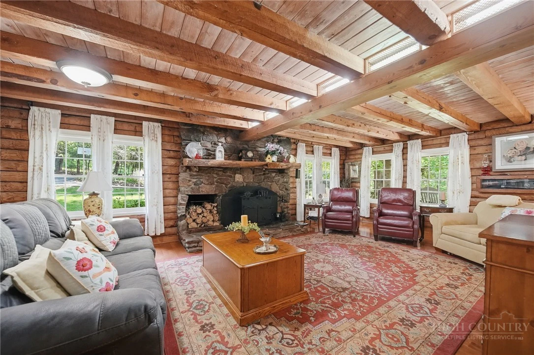 Image number 31 for the current listing