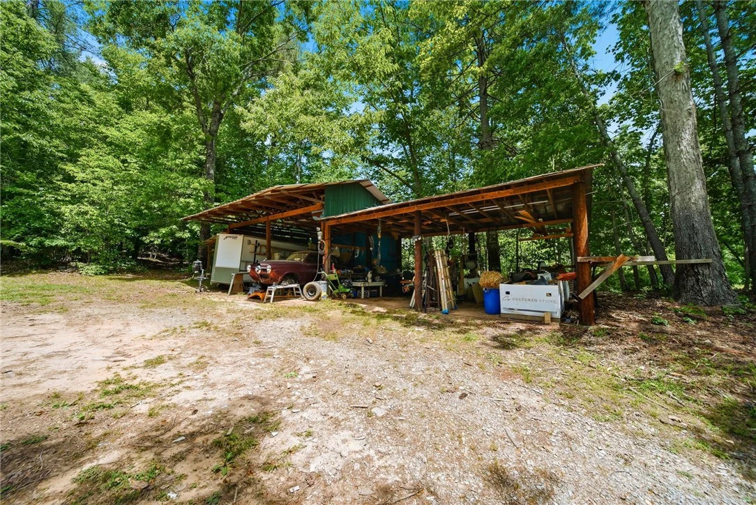Image number 19 for the current listing