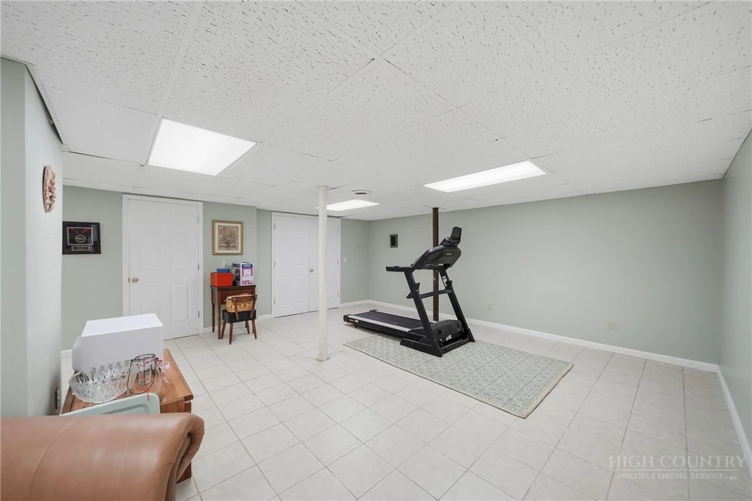 Image number 3 for the current listing