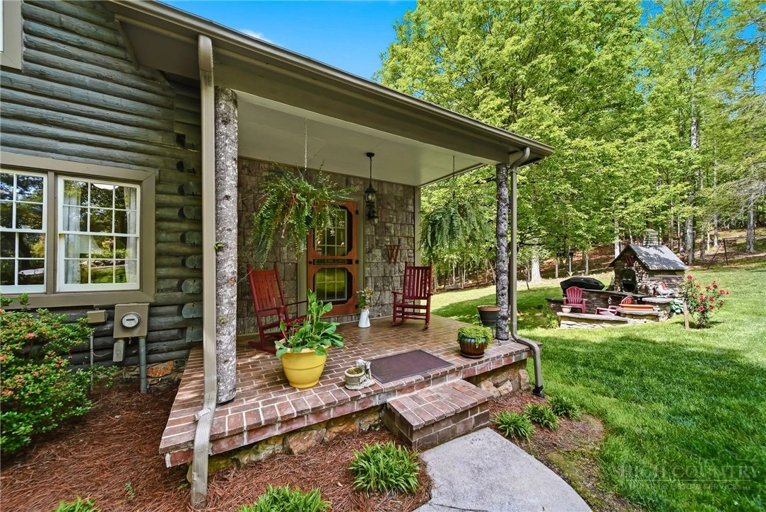 Image number 2 for the current listing