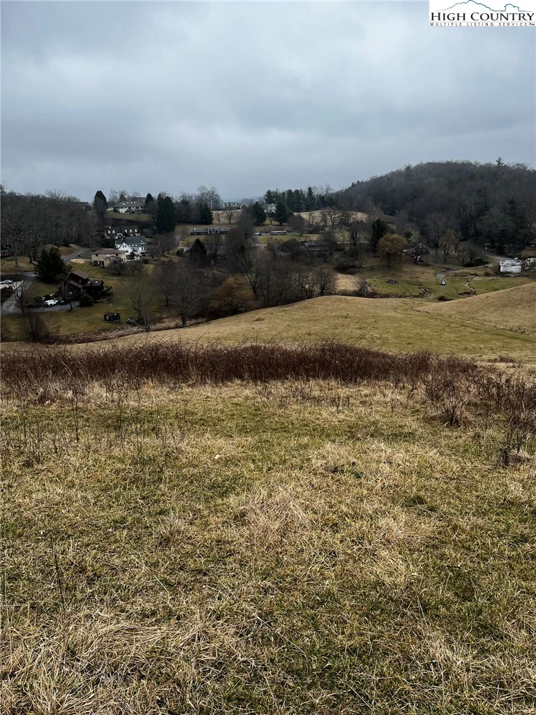 Image number 14 for the current listing