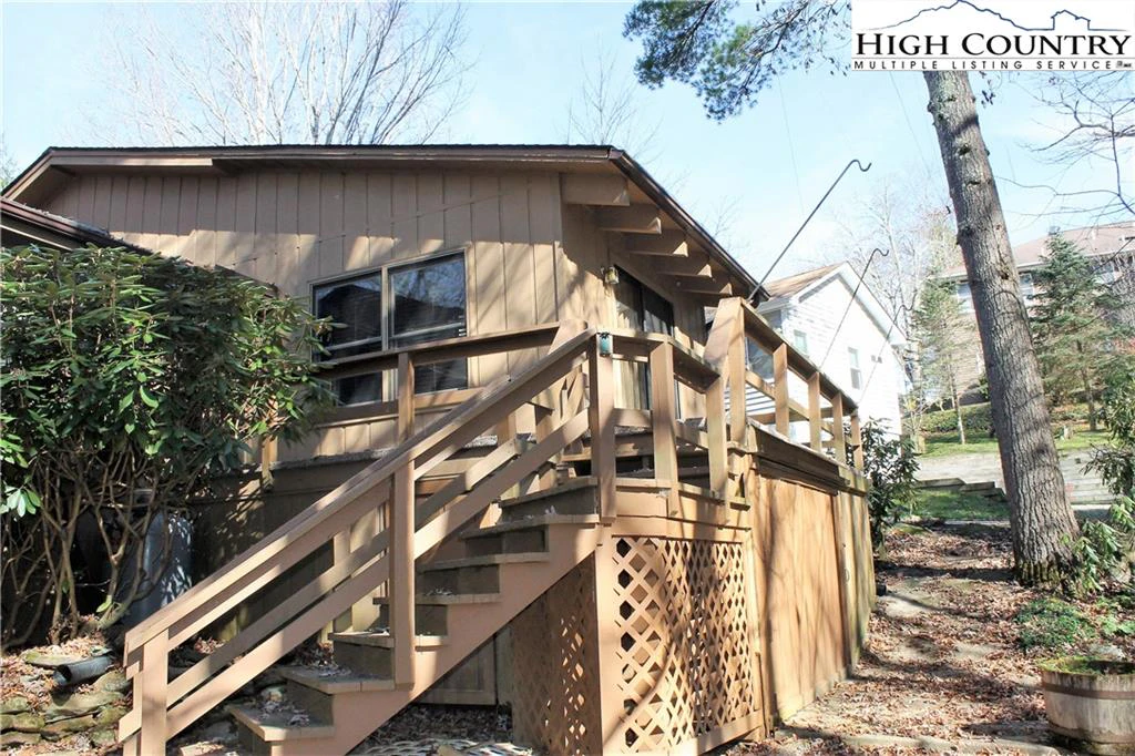 Image number 11 for the current listing