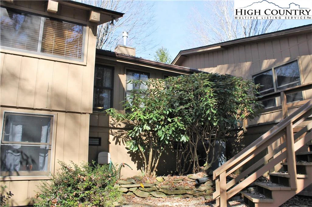 Image number 7 for the current listing