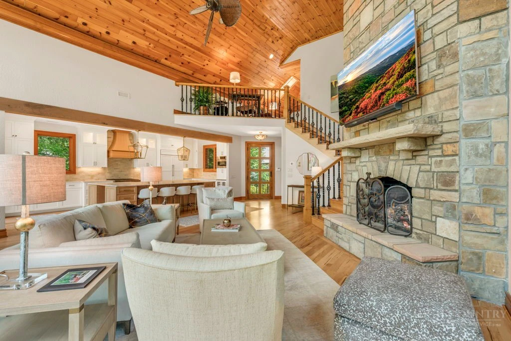 Image number 5 for the current listing