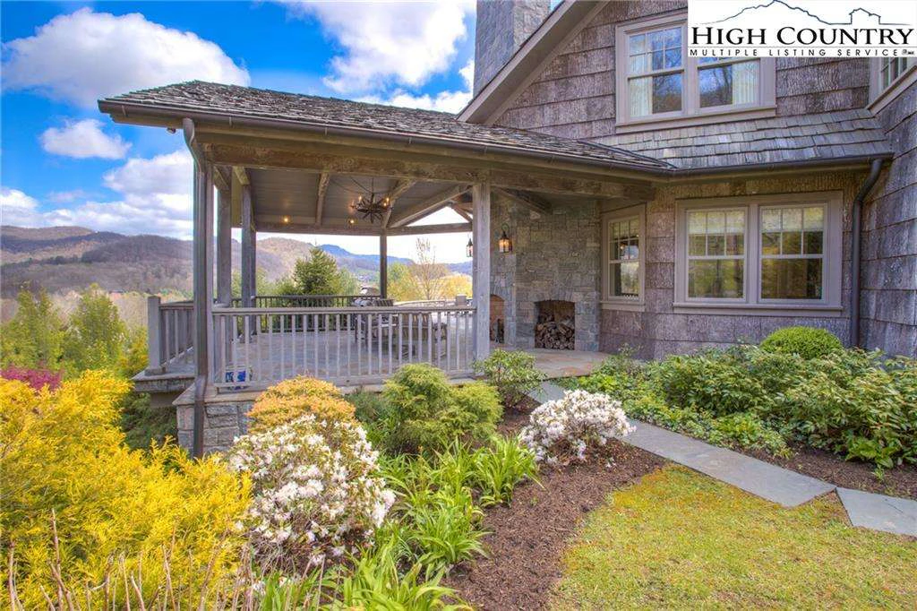 Image number 5 for the current listing
