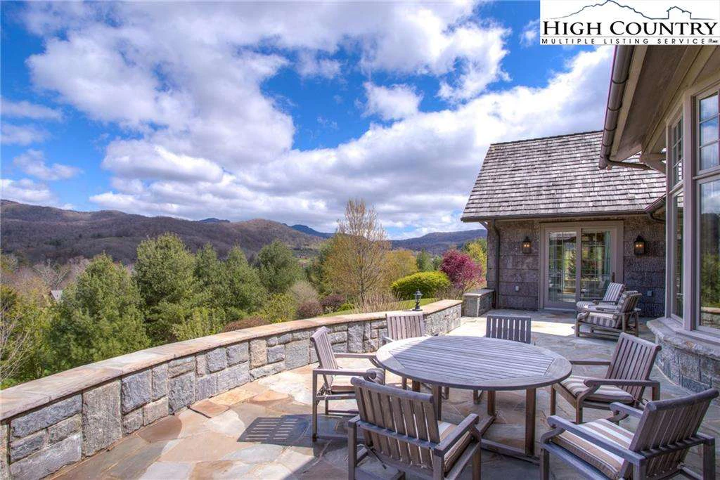 Image number 8 for the current listing