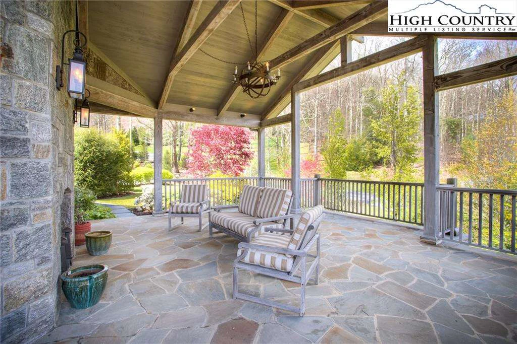 Image number 9 for the current listing