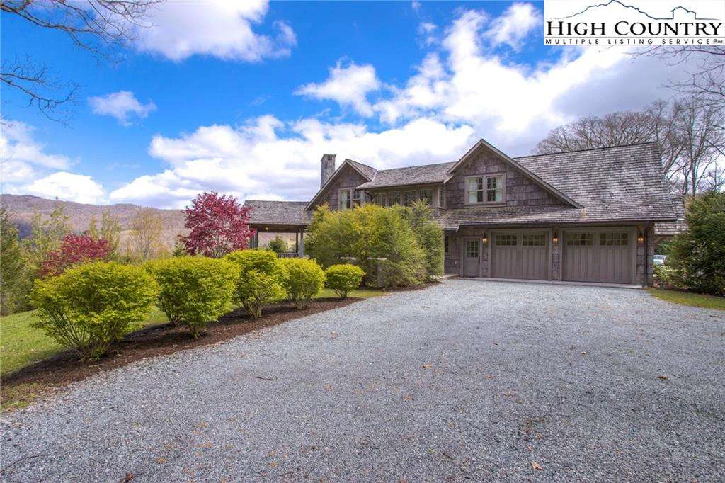 Image number 2 for the current listing