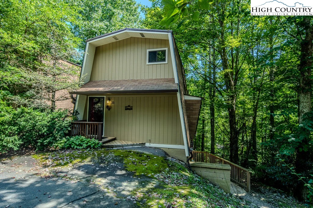 Image number 1 for the current listing