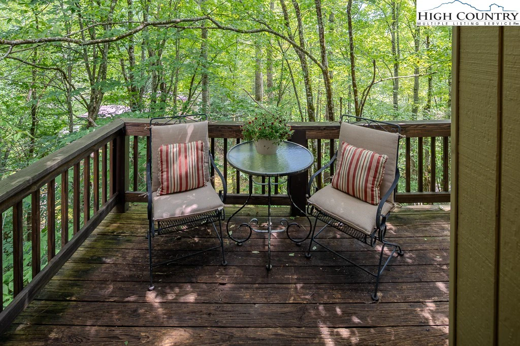 Image number 10 for the current listing