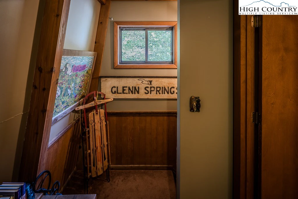 Image number 7 for the current listing