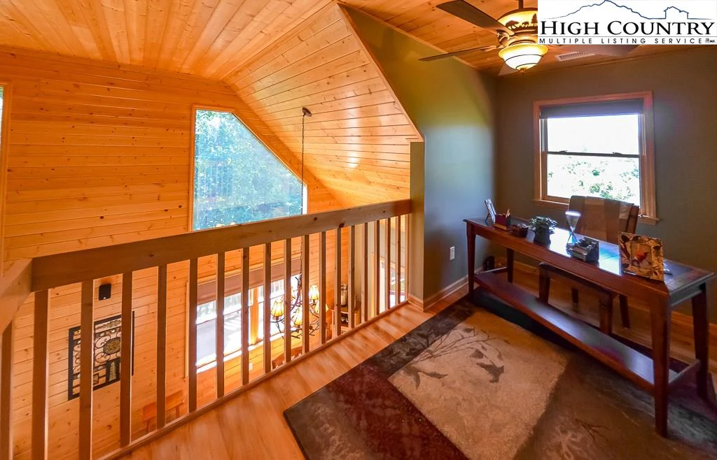 Image number 3 for the current listing