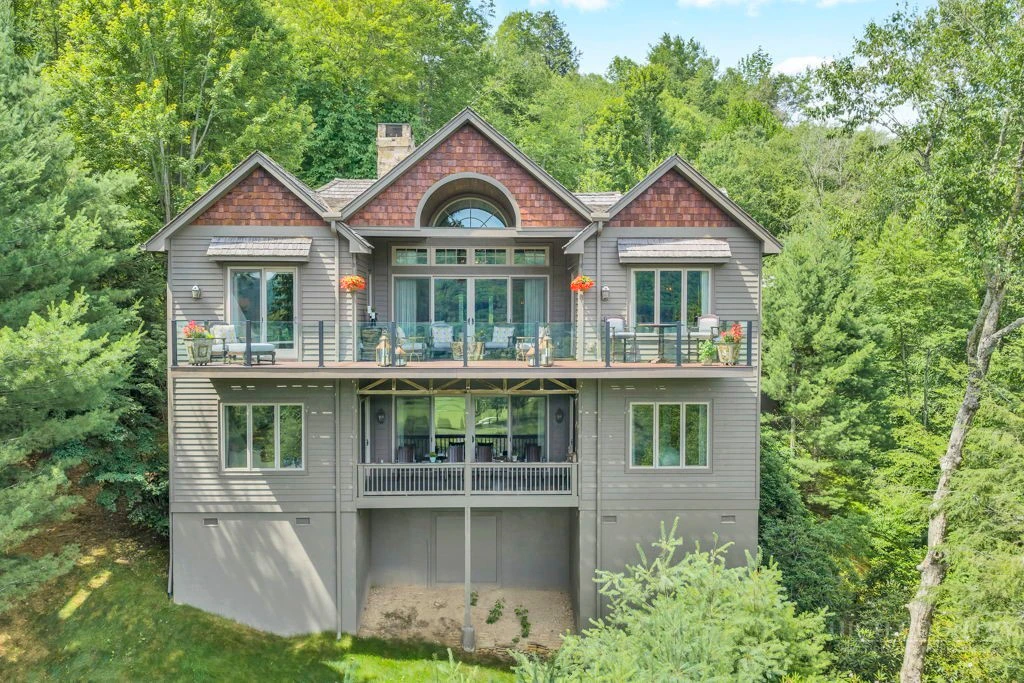 Image number 2 for the current listing