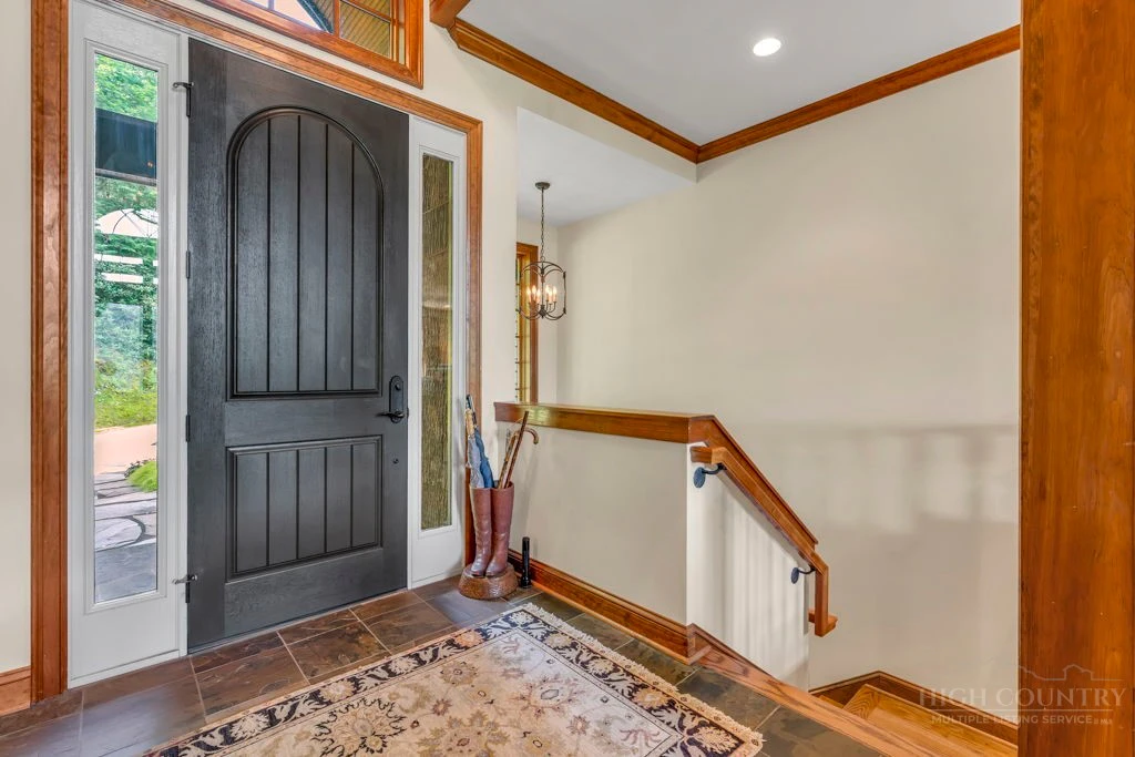 Image number 6 for the current listing