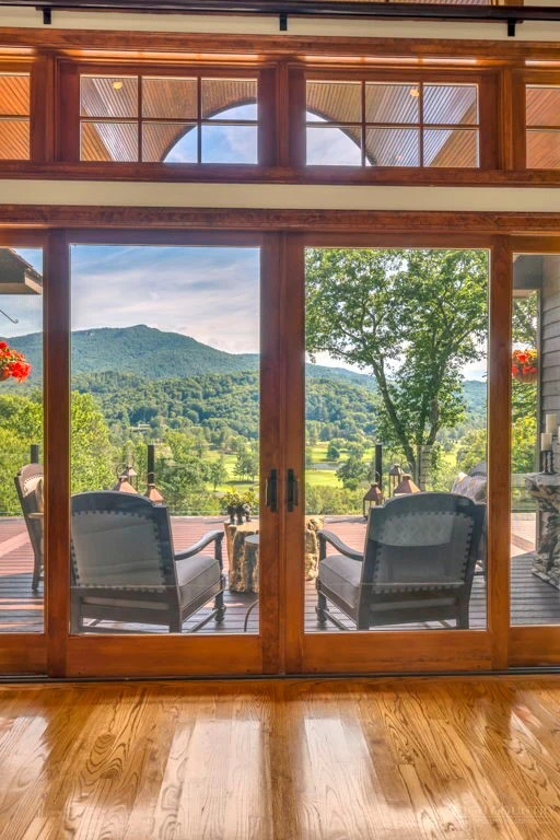 Image number 10 for the current listing