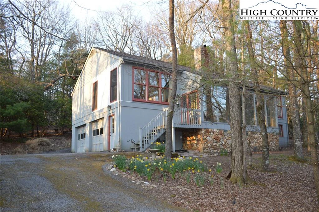 Image number 1 for the current listing