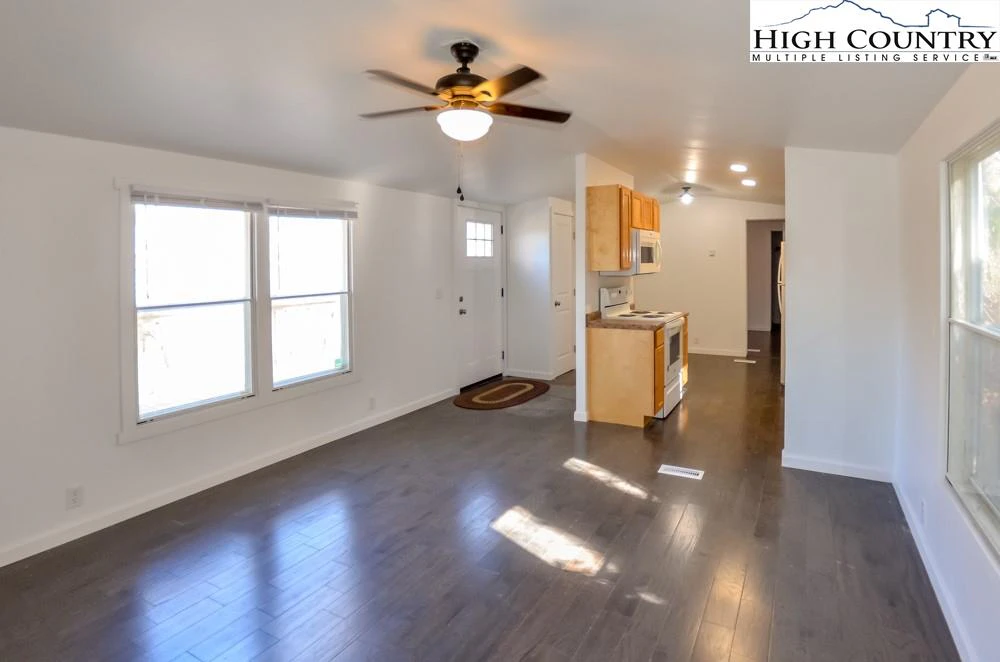 Image number 1 for the current listing