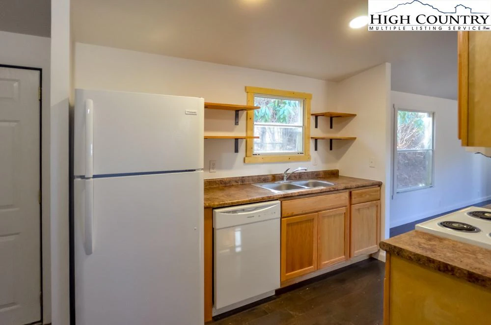 Image number 5 for the current listing