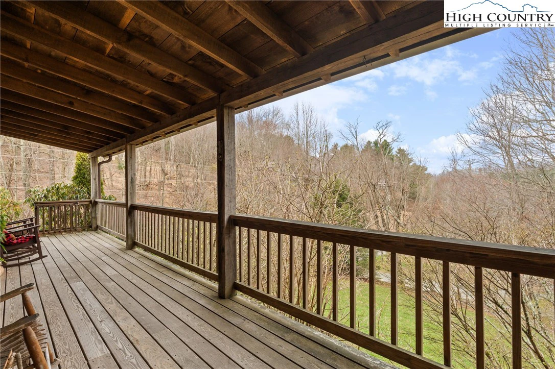 Image number 11 for the current listing