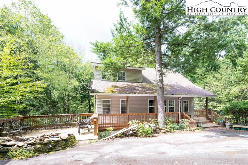 Image number 1 for the current listing