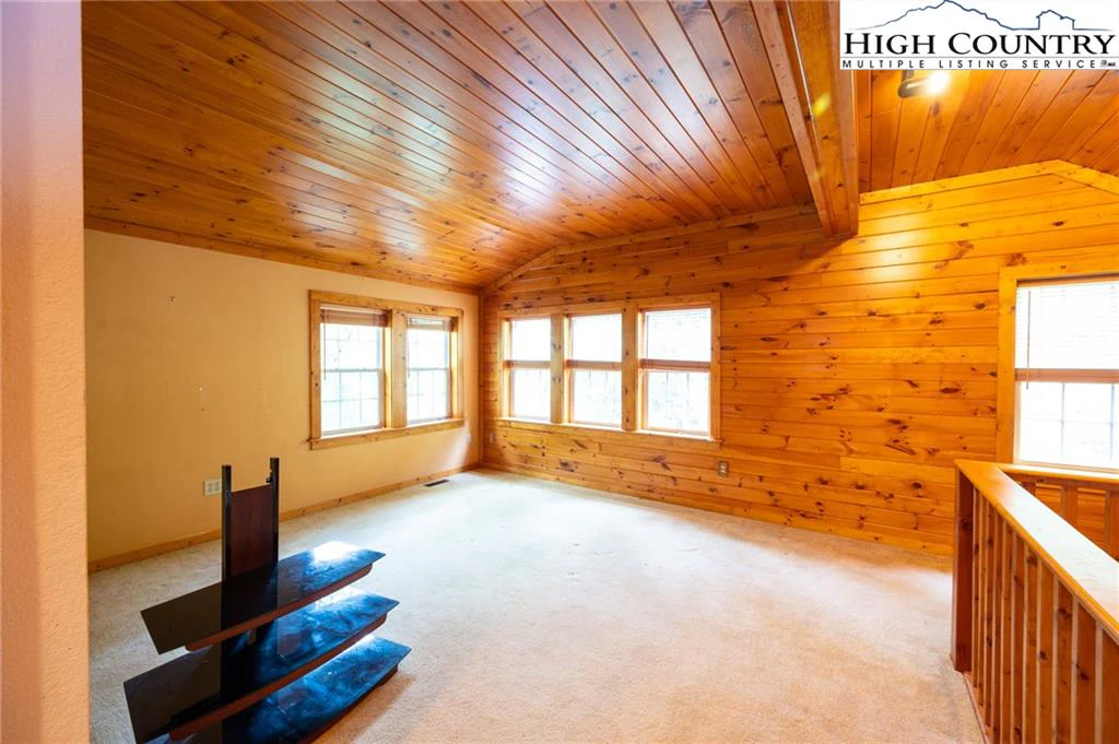 Image number 4 for the current listing