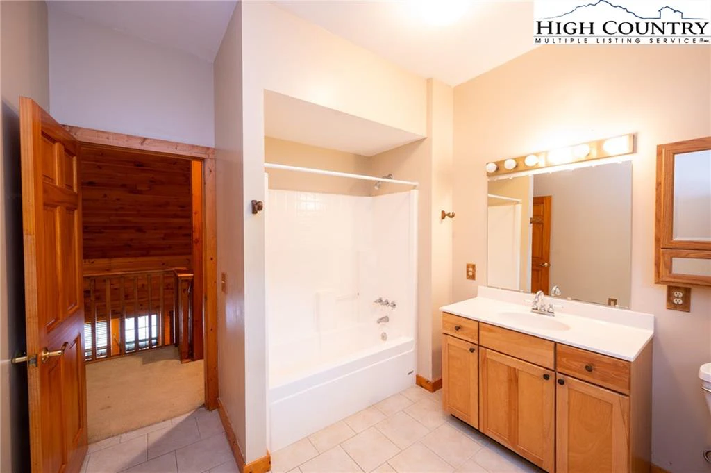 Image number 7 for the current listing