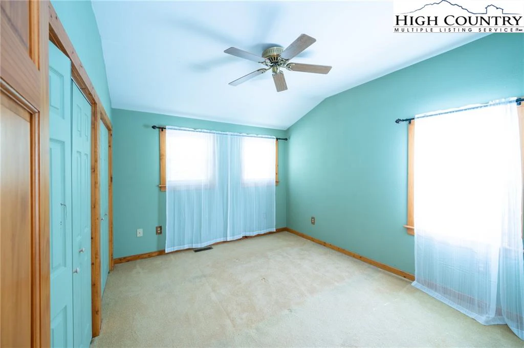 Image number 8 for the current listing