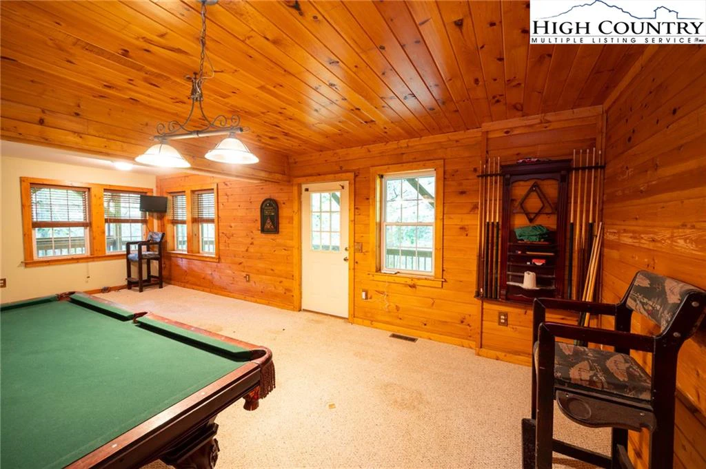 Image number 11 for the current listing