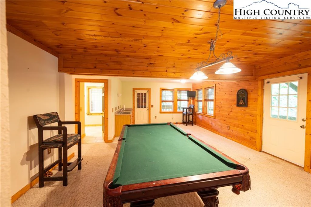 Image number 12 for the current listing