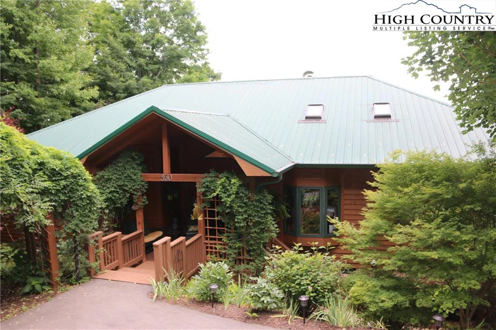 Image number 1 for the current listing