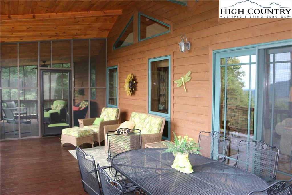 Image number 9 for the current listing