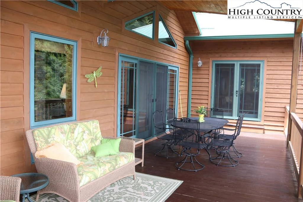 Image number 10 for the current listing