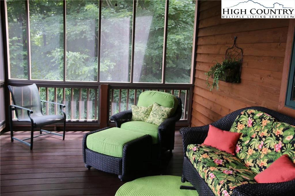 Image number 11 for the current listing